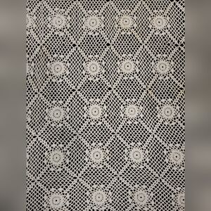 Old Fashioned Style Knit Doily Table Cloth White Oblong Runner Pre Loved Decor